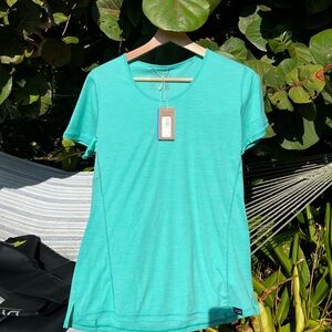 NWT Patagonia Women’s capilene cool lightweight tshirt in fresh teal green